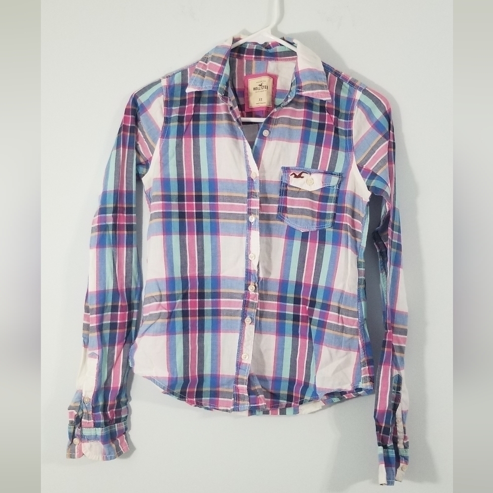 Hollister Flannel Long Sleeved Collared Shirt. Size XS. Single Front Pocket.